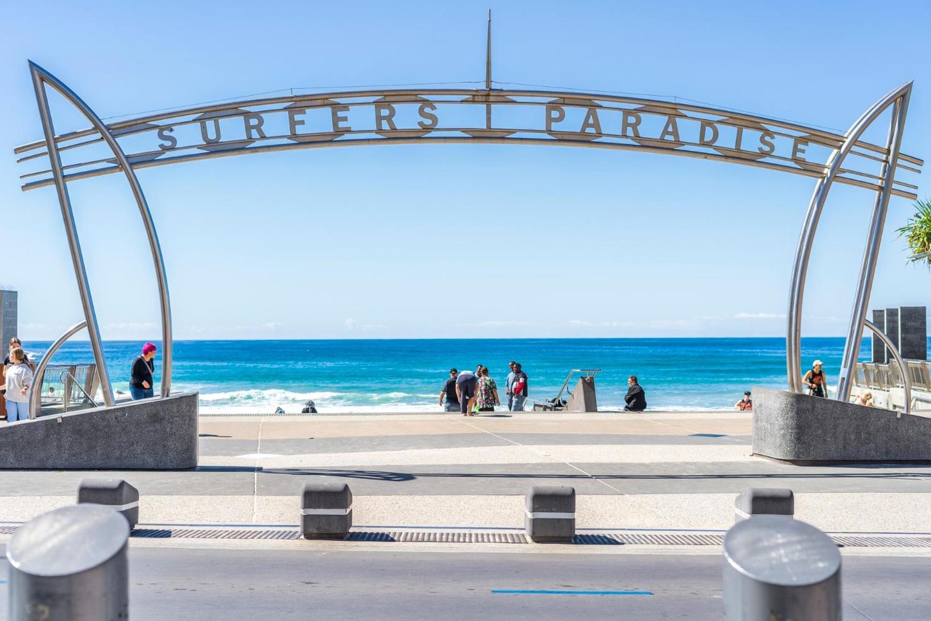 H Star Residences-- Paradise Stayz Gold Coast Exterior photo